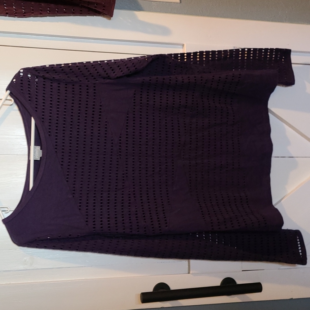 Vanity Blouses - Picture 2 of 7